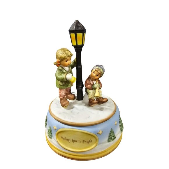 Berta Hummel 2002 Making Spirits Bright Musical Figurine Lamp Post Kids Winter S - Picture 1 of 12